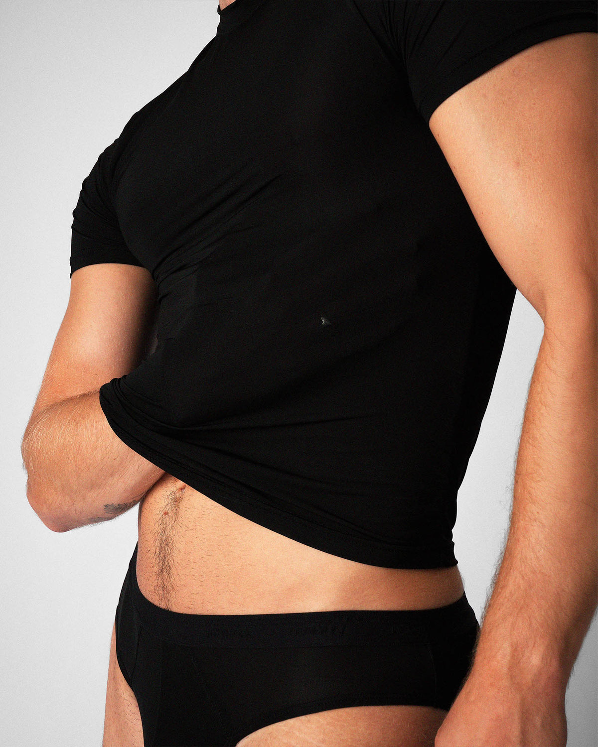 Allure Sheer Cropped Tee - Noir